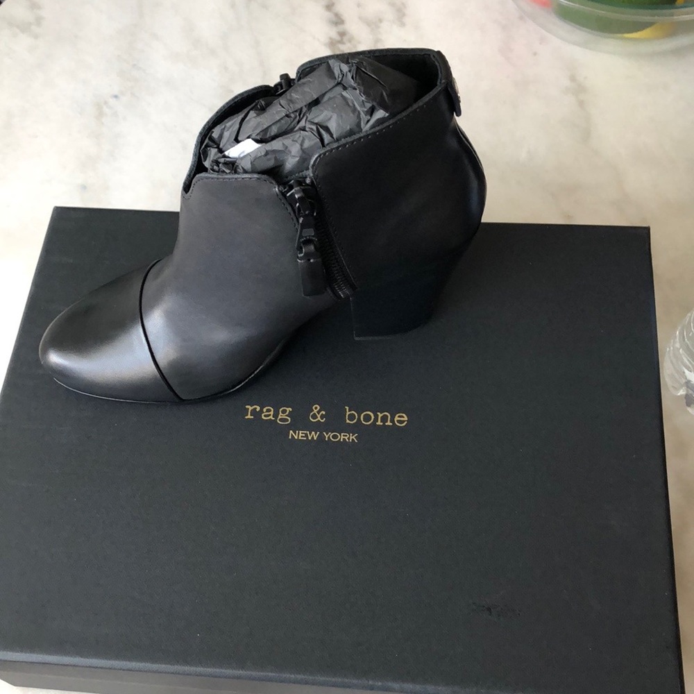 Margot boot - Picture 3 of 8